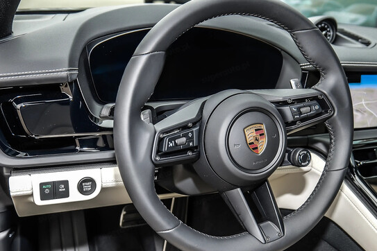 Porsche Panamera 4 E-Hybrid