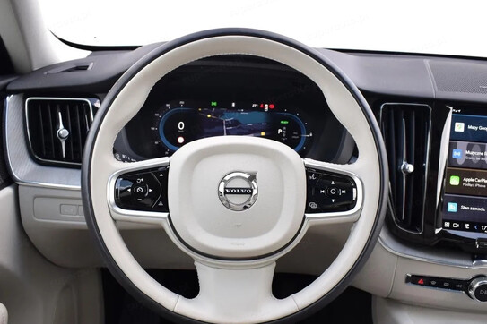 Volvo XC60 T6 Plug-In Hybrid AWD Plus Dark aut
