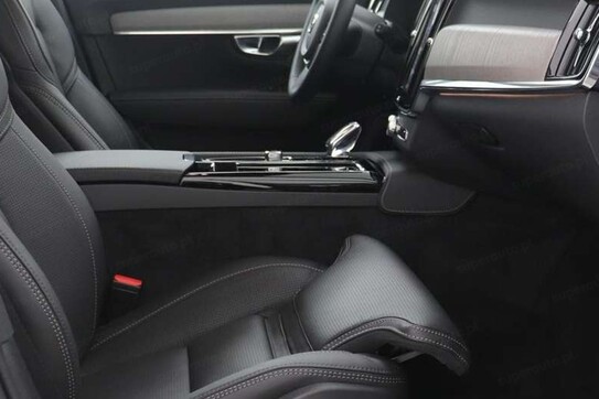 Volvo V90 T6 AWD Plug-In Hybrid Plus Dark