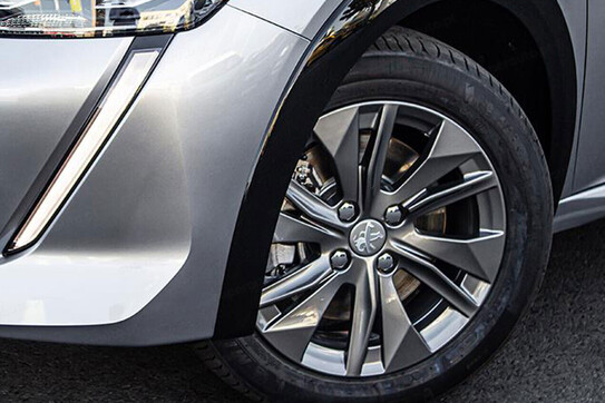 Peugeot 208 e-208 Allure Pack