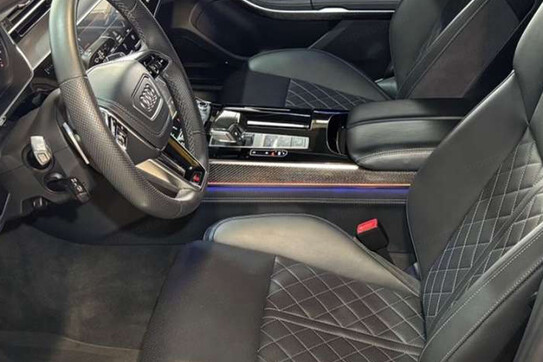 Audi A8 S8 TFSI quattro