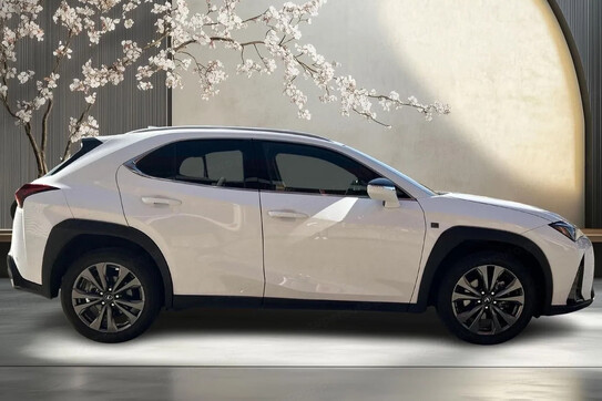 Lexus UX 300h F Sport Design