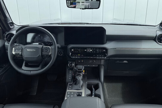 Toyota Land Cruiser Executive 2.8 Diesel
