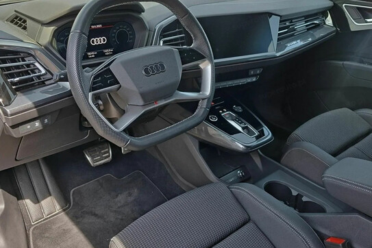 Audi Q4 45 e-tron quattro S Line