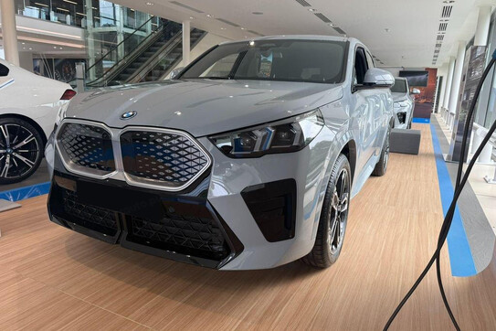 BMW iX2 eDrive20