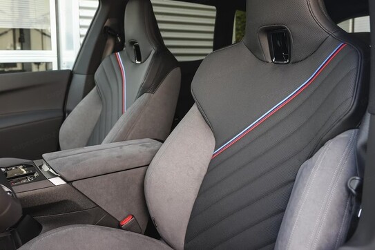 BMW iX xDrive60