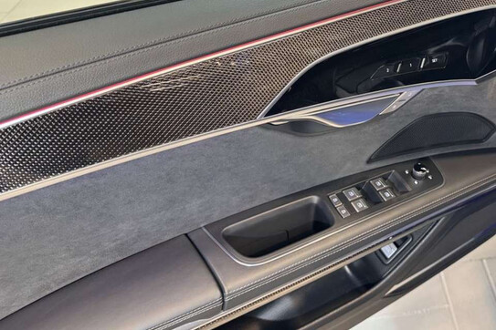 Audi A8 S8 TFSI quattro