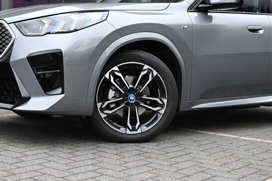 BMW iX2 eDrive20