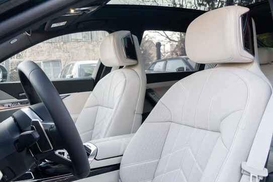 BMW Seria 7 740d xDrive M Sport