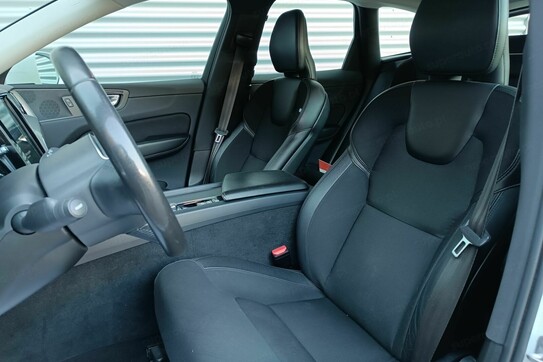 Volvo XC60 T4 Momentum Pro aut
