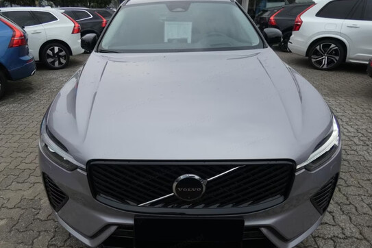Volvo XC60 B5 B AWD Ultra Dark