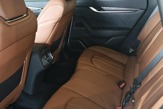Maserati Levante GT AWD Nerissimo Sport