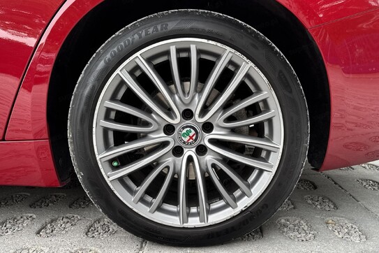 Alfa Romeo Giulia TI  2.0 Turbo aut