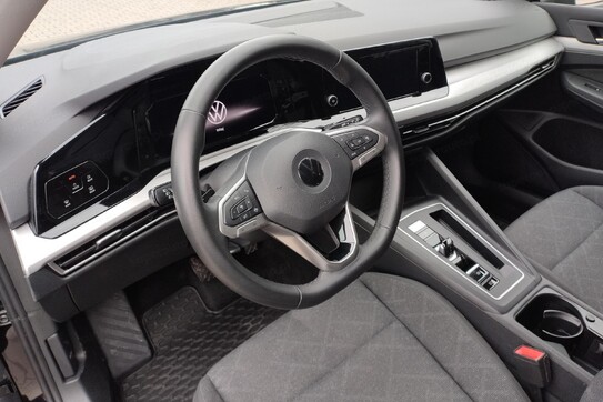 Volkswagen Golf Life 1.0 eTSI  DSG