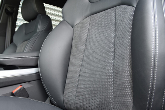Audi Q7 50 TDI quattro S Line