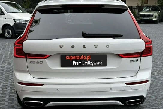 Volvo XC60 B5 B AWD R-Design