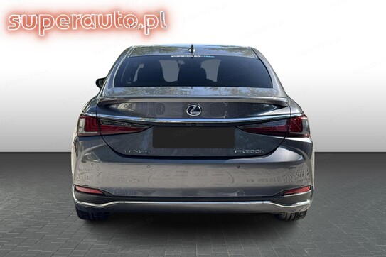 Lexus ES 300h Business Edition +