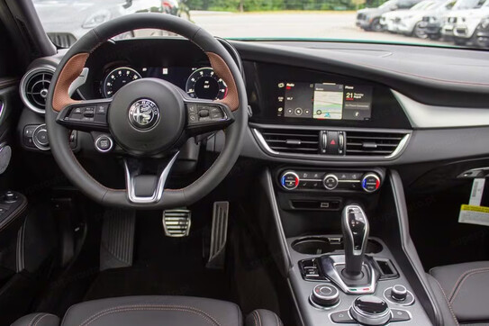 Alfa Romeo Giulia Intensa Q4