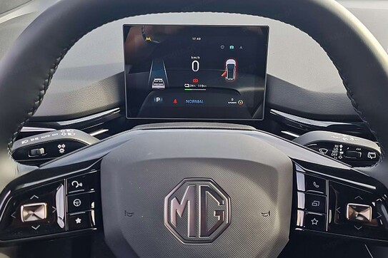 MG 4 64kWh Luxury