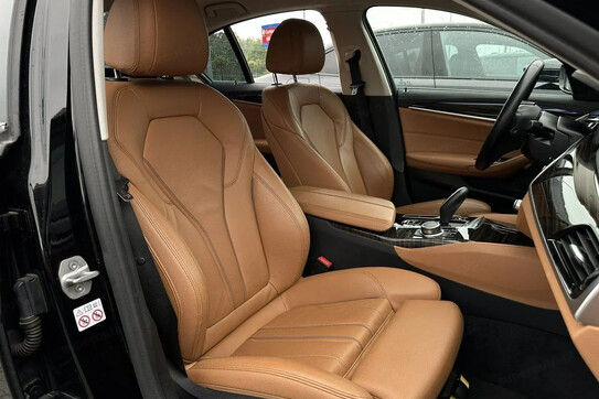 BMW Seria 5 520d xDrive Luxury Line