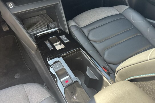 Citroen C4 e-C4 EV136 50kWh Shine