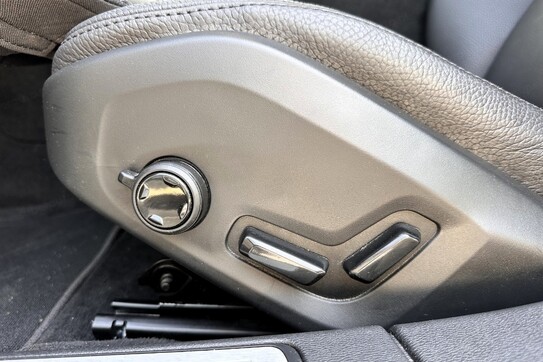 Volvo V60 CC Plus B5 B AWD aut