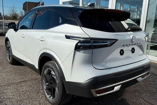Nissan Qashqai N-Connecta Xtronic 4x4  1.3 DIG-T mHEV