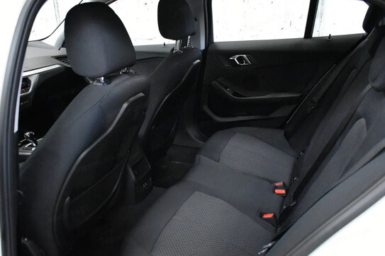 BMW Seria 1 118i Advantage