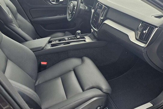Volvo V60 B4 D Plus Dark