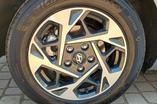 Hyundai i30 1.5 DPI Pure