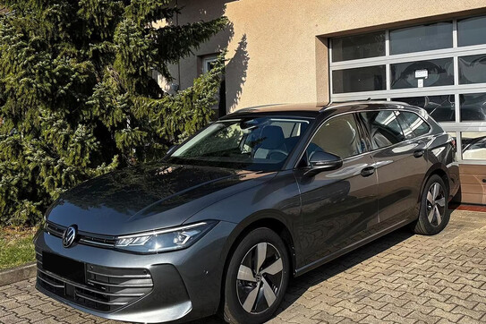 Volkswagen Passat Business Plus 1.5 TSI mHEV DSG