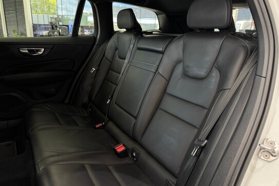 Volvo V60 D4 R-Design