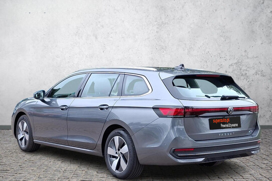 Volkswagen Passat 1.5 eTSI Business DSG