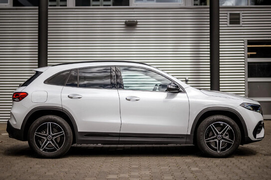 Mercedes EQA 350 66.5kWh 4-Matic AMG Line