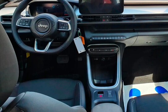 Jeep Avenger Altitude e-Hybrid 1.2 T3 AT FWD
