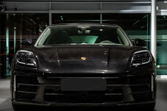 Porsche Panamera 4 E-Hybrid