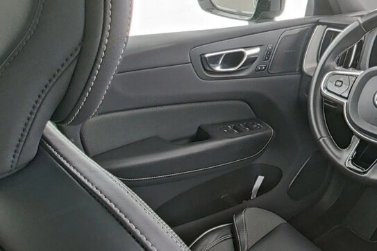 Volvo XC60 T6 AWD Plug-In Hybrid R-Design aut