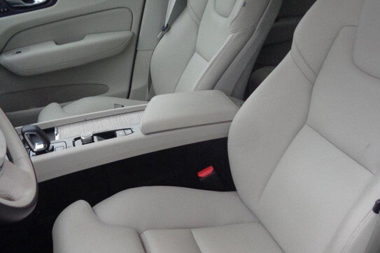 Volvo XC60 T6 Plug-In Hybrid AWD Plus Dark