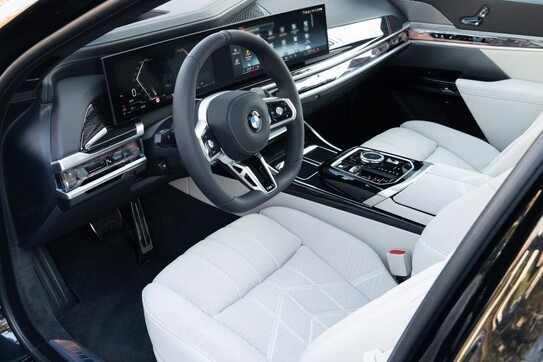 BMW Seria 7 740d xDrive M Sport