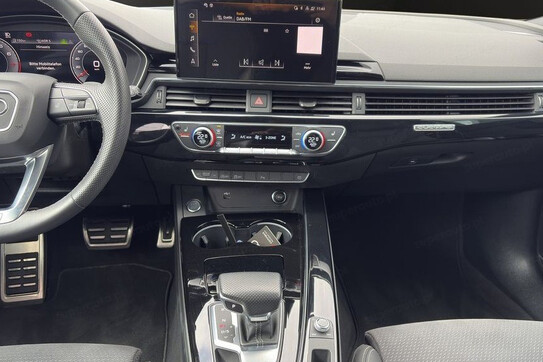 Audi A4 45 TFSI quattro S Line Competition Plus