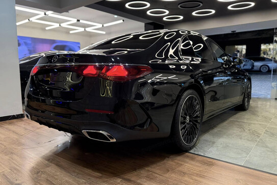 Mercedes E Klasa 220 d  4-Matic AMG