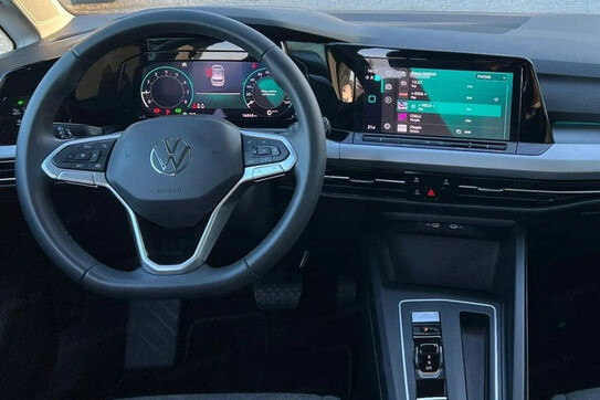 Volkswagen Golf VIII 1.5 eTSI EVO Life DSG