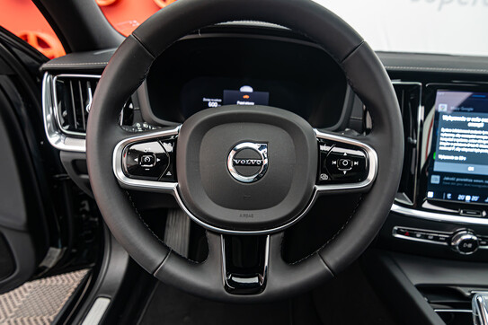 Volvo S60 B5 AWD Ultimate Dark aut