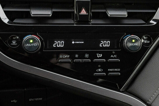 Toyota Camry Executive CVT