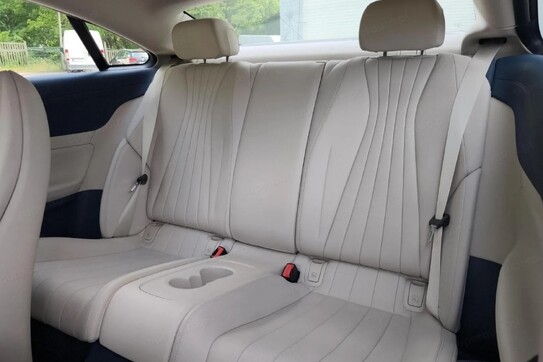 Mercedes E Klasa Coupe 300 AMG Line