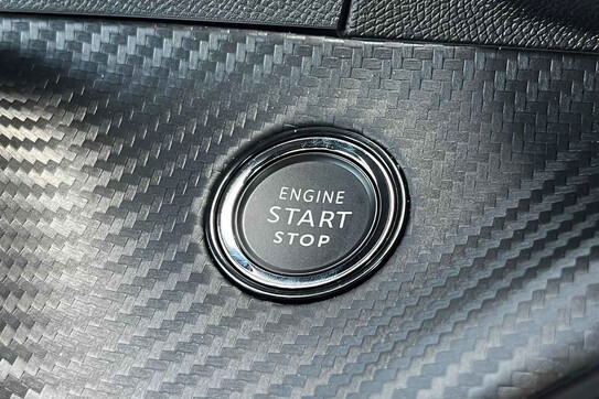 Peugeot 208 GT e-DCS6 1.2 mHEV