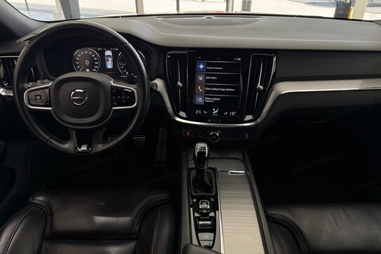 Volvo V60 D4 R-Design
