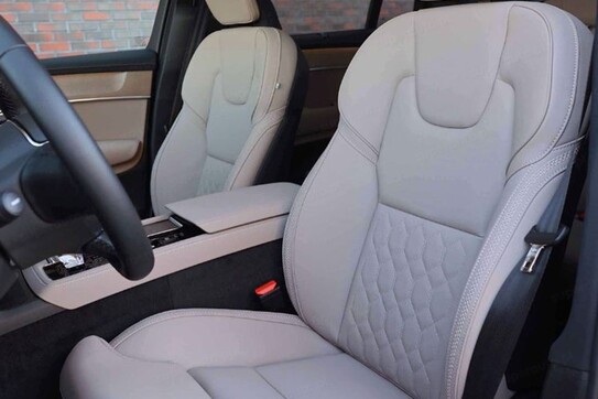 Volvo XC90 T8 AWD Plug-In Hybrid Plus Bright 7os