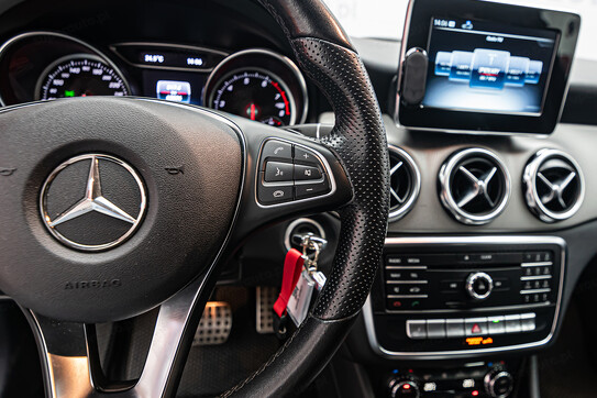 Mercedes GLA 200 7G-DCT